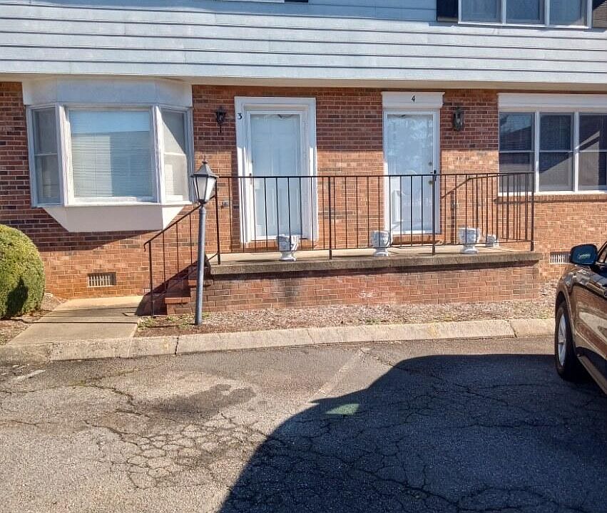 1st image of 35 Candlewyck Ct #2