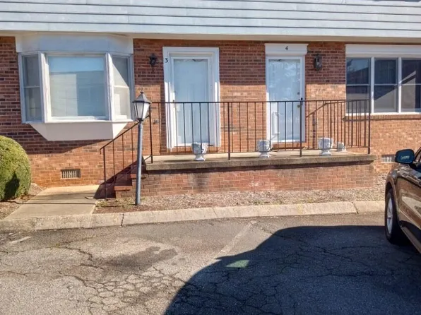 40 Candlewyck Ct #7, Martinsville, VA 24112