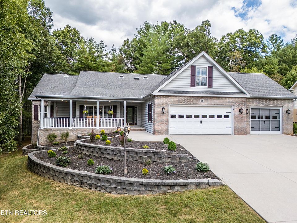 1st image of 38 Renwick Dr