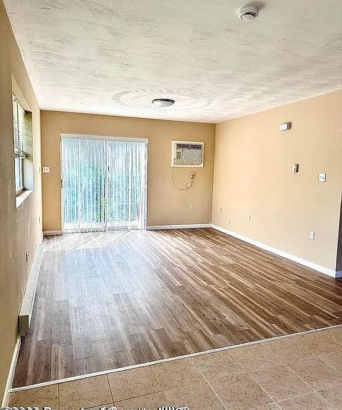 1213 Lori Ln — Photo 14