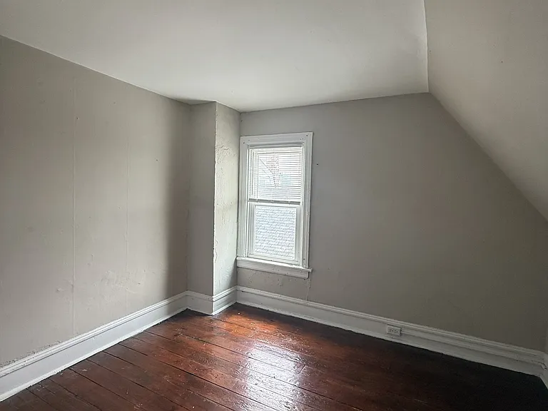 272 Maple Ave — Photo 4