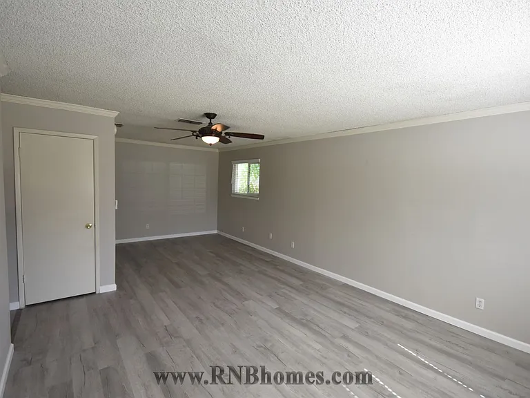 7335 Single Way — Photo 3