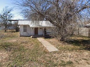 311 Fannin St, Winters, TX 79567