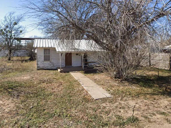 311 Fannin St, Winters, TX 79567