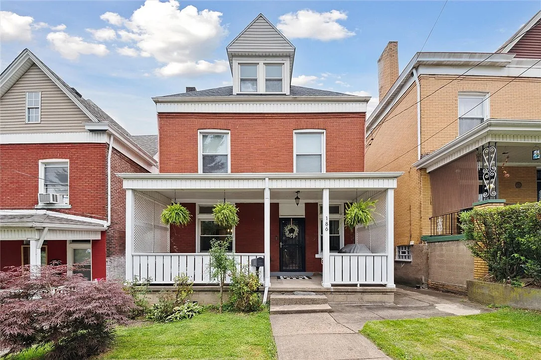 186 Sheridan Ave photo 1