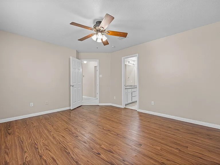 2432 Roundabout Ln — Photo 12