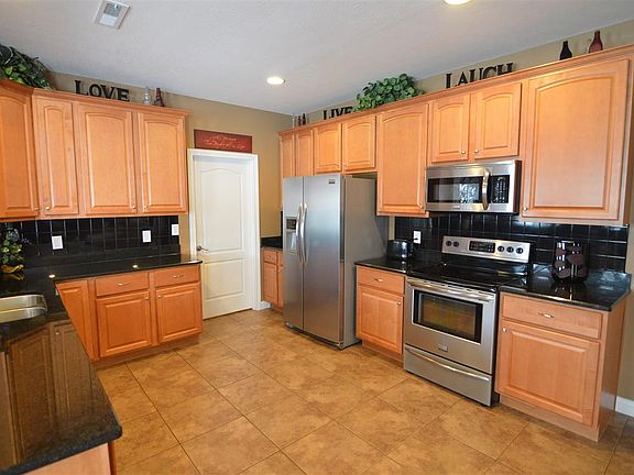 3rd image of 10833 Seabiscuit Ct