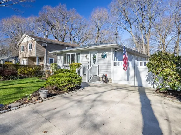 93 Wauwepex Trail, Ridge, NY 11961