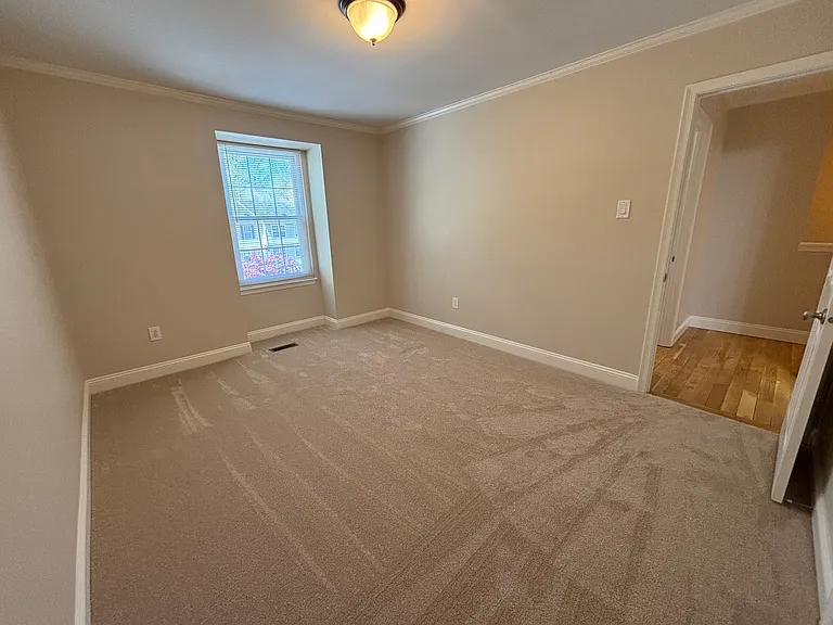 10308 College Sq — Photo 14