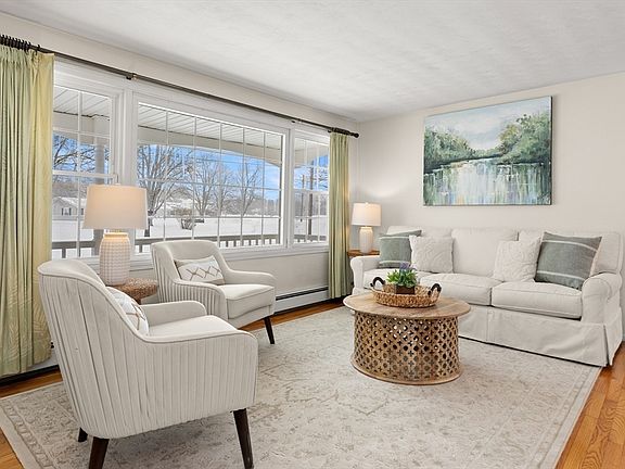 4th image of 12 Tulane Rd