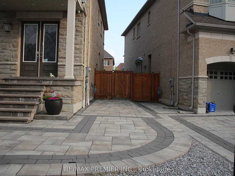 122 Garyscholl Rd #BASEMENT — Photo 2