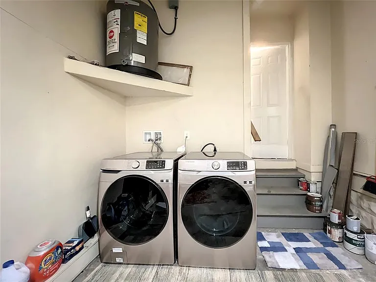 1137 Highland St S — Photo 44