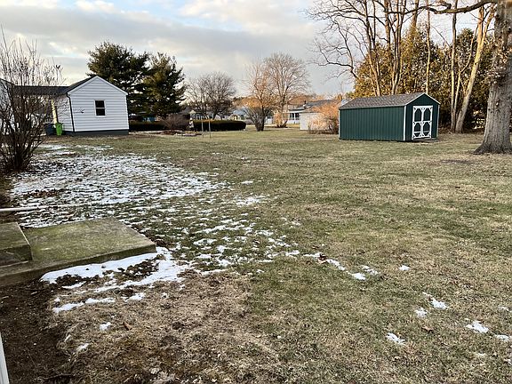 3rd image of 319 E Lincoln Ave