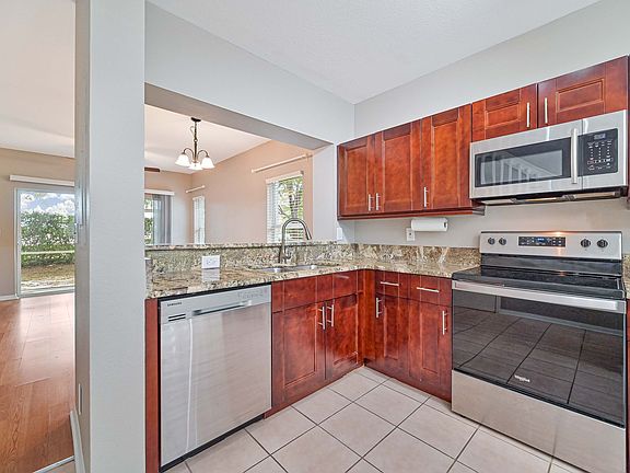 4th image of 8305 Pacific Beach Dr
