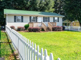 894 Lakeview Dr, Nicholson, GA 30565