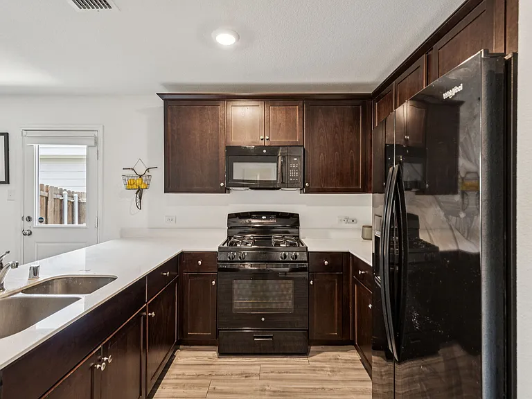 7408 Bluebell Ln — Photo 10
