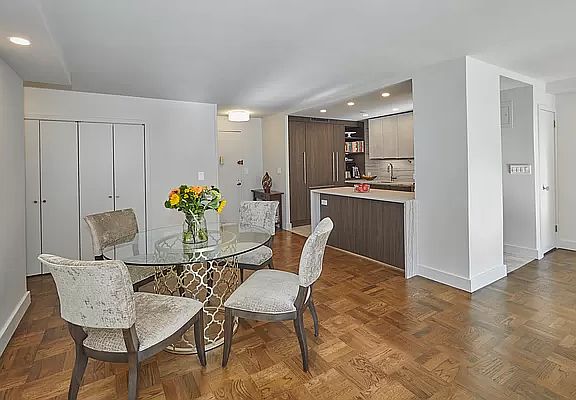 3rd image of 15 W 72nd St APT 12F