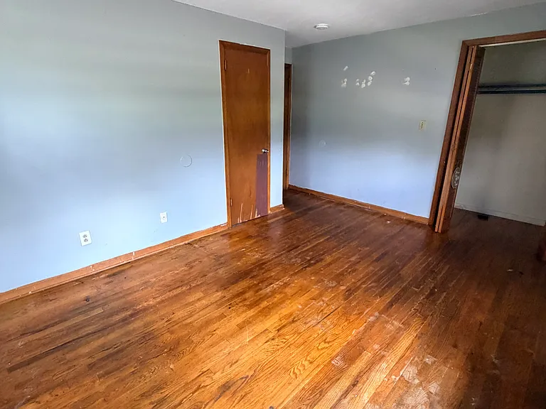241 Circular Ave — Photo 12