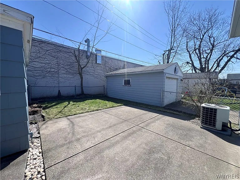 480 W Hazeltine Ave — Photo 19