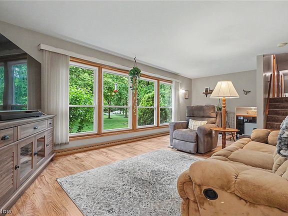5th image of 669 Westridge Rd