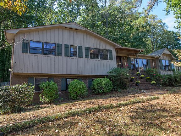 3rd image of 1057 Mountain Oaks Dr