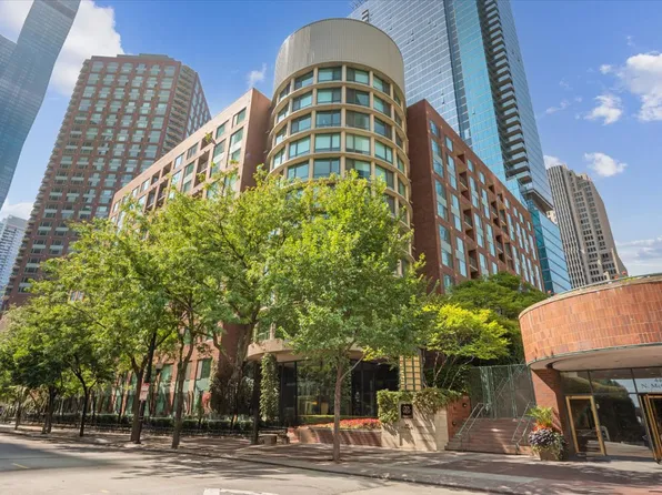 440 N McClurg Ct APT 916, Chicago, IL 60611