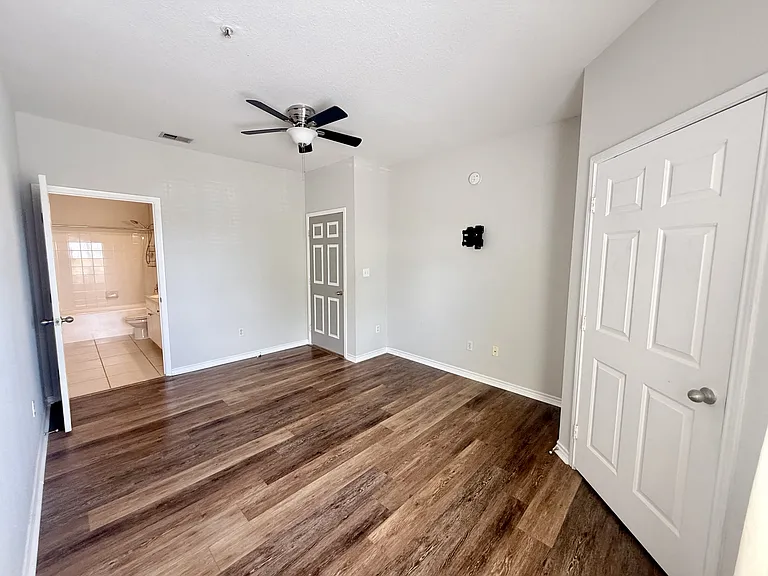 4306 Bayside Village Dr #1-102 — Photo 9