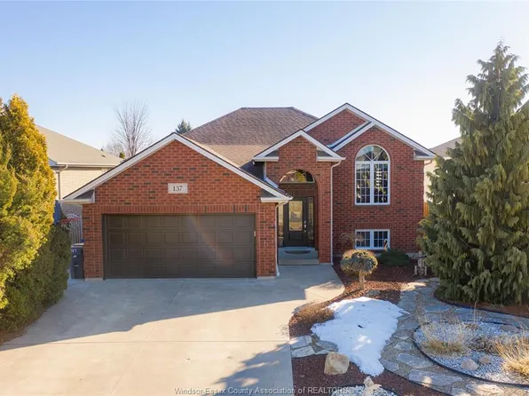 137 Amy Croft Dr, Lakeshore, ON N9K 1E6