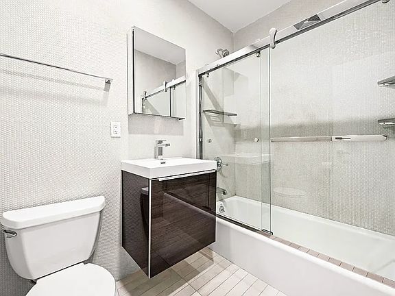 5th image of 519 E 6th St APT 8