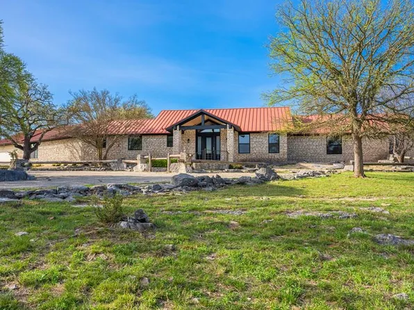 377 Shin Oak Way, Kerrville, TX 78028