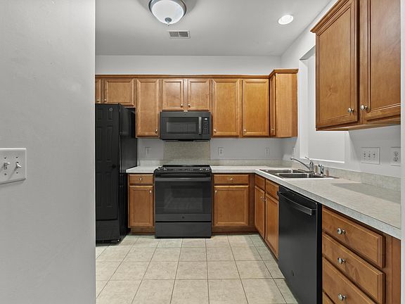 4th image of 2456 Deer Ridge Ln #3