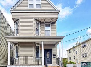 31 W 9th St #2, Bayonne, NJ 07002