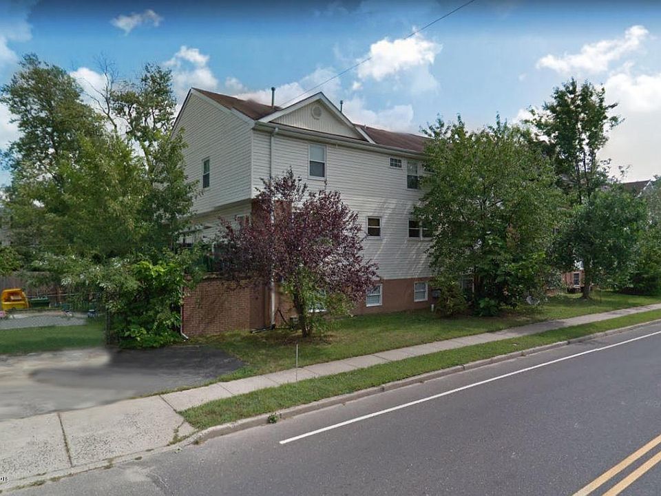 1st image of 35 8th St #1000