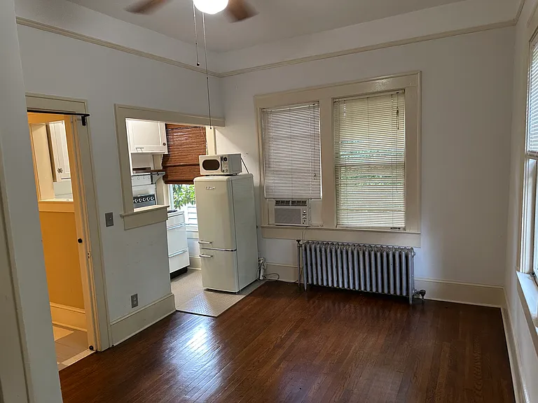 926 Greenwood Ave NE #3 — Photo 3