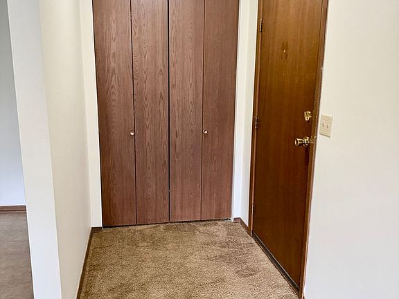5th image of 917 Silver Lake Dr #2390-08