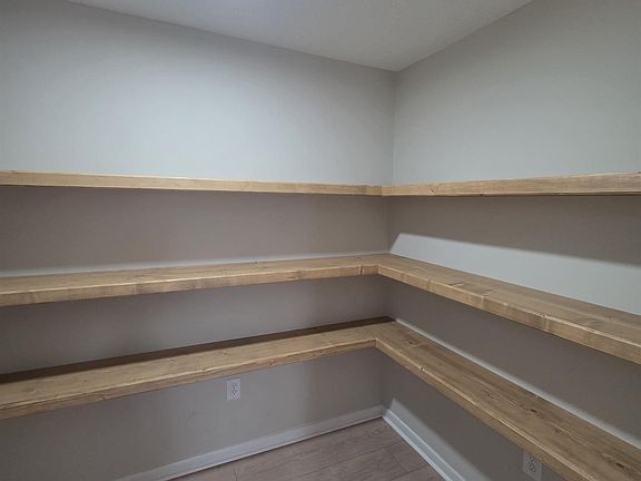 5th image of 416 Hedlund Dr