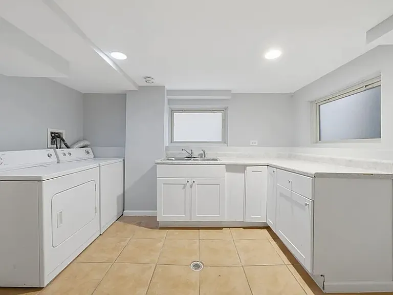 4545 N Lawndale Ave — Photo 13