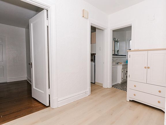 3rd image of 7360 Dartmouth Ave #A
