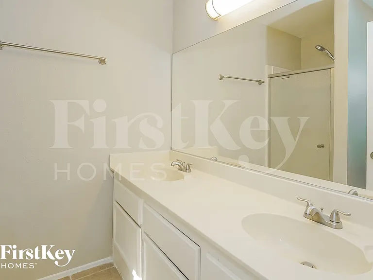 1727 Duarte Dr — Photo 13