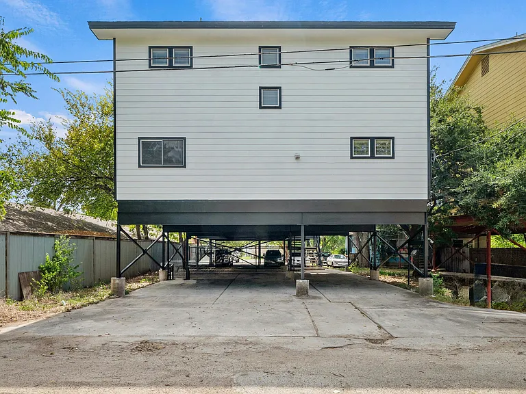 3412 Speedway #B — Photo 1