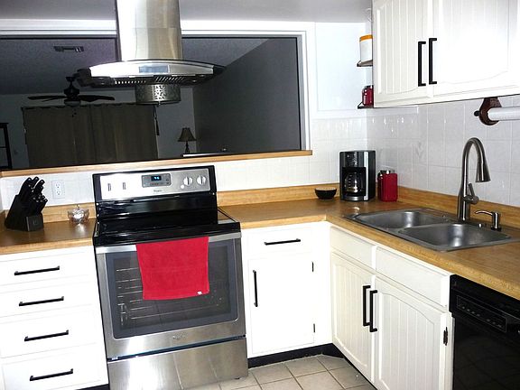 4th image of 214 Queens Ct