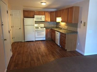 2 Cassidy Ln APT 7, Medway, MA 02053