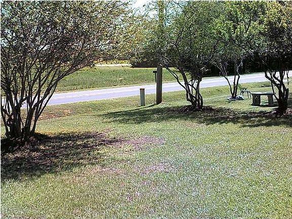 3rd image of 18913 Dalewood Cir