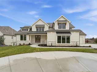 2304 NE Shoal Creek Pkwy, Kansas City, MO 64155