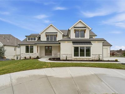 2304 NE Shoal Creek Pkwy, Kansas City, MO, 64155