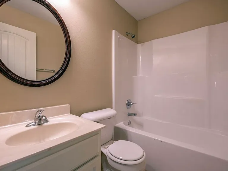 102 Venezia Ln — Photo 24