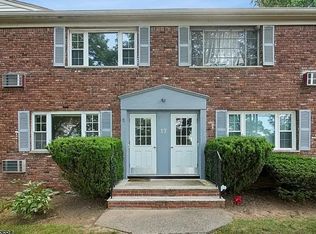 17 Wedgewood Dr APT 81, Verona, NJ 07044