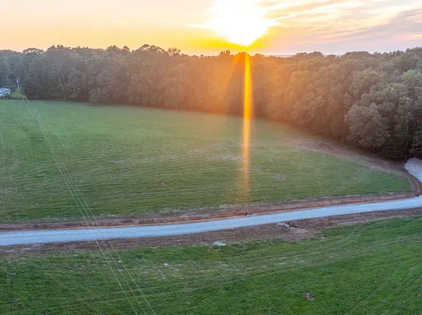0 Myatt Loop Lot 2, Burns, TN 37029