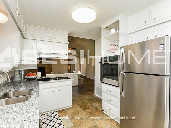2nd image of 1304 Lyric Dr
