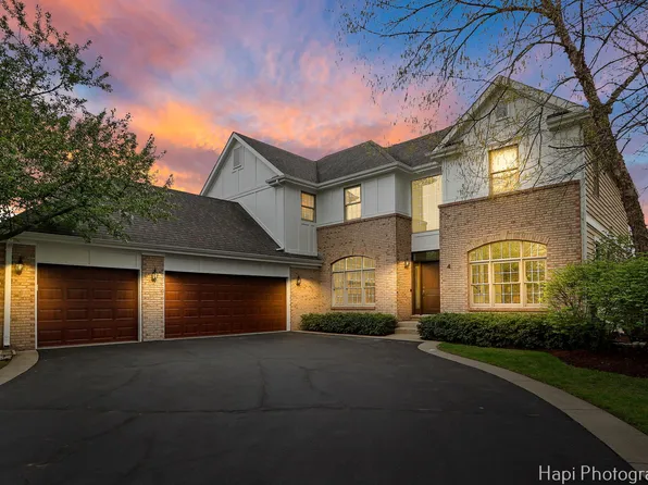 4 Shadow Creek Ct, Lake In The Hills, IL 60156